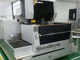 五金沖壓模具之線(xiàn)切割加工的特點(diǎn)