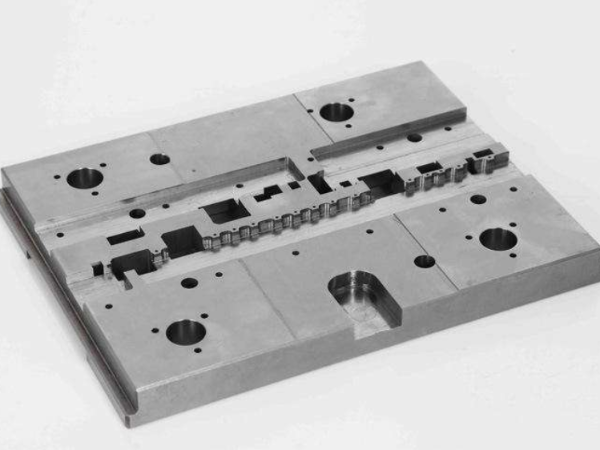 哪些方面影響五金沖壓模具的使用壽命？